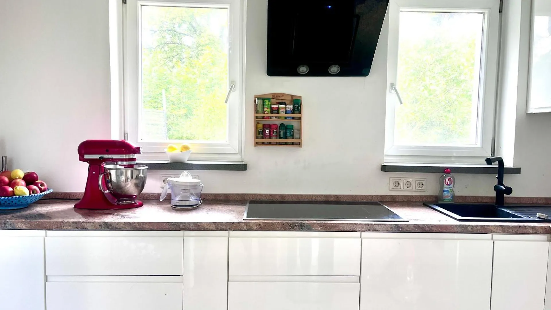 Large Munich House With 4 Bedrooms In A Quiet And Greened Villa Area Near Mnichov Německo