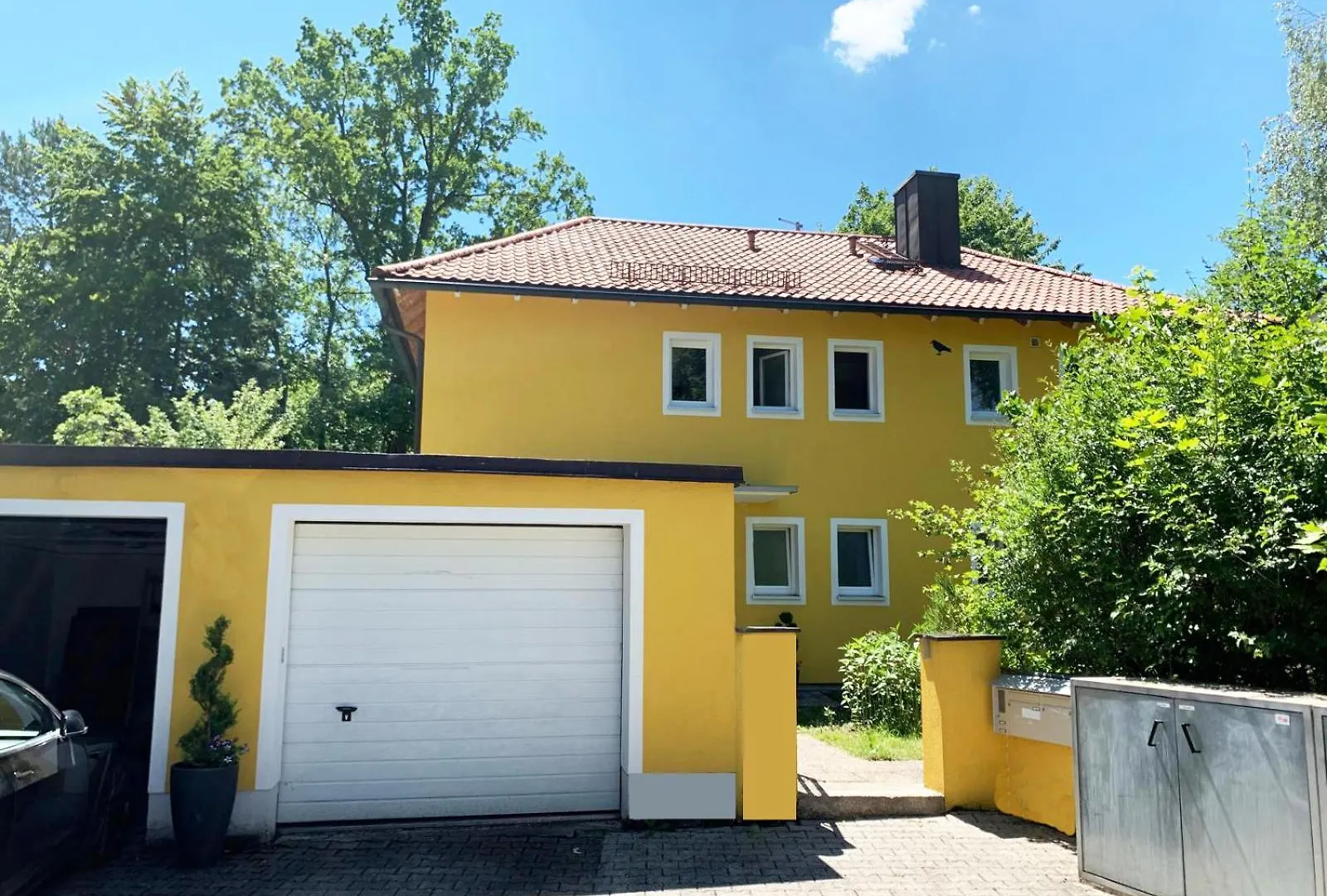 Large Munich House With 4 Bedrooms In A Quiet And Greened Villa Area Near Mnichov