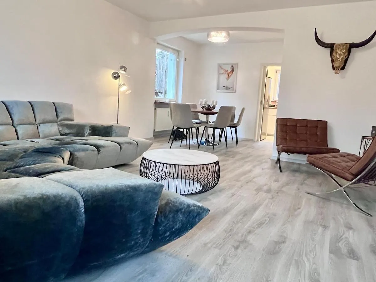Large Munich House With 4 Bedrooms In A Quiet And Greened Villa Area Near Mnichov 0*,  Německo
