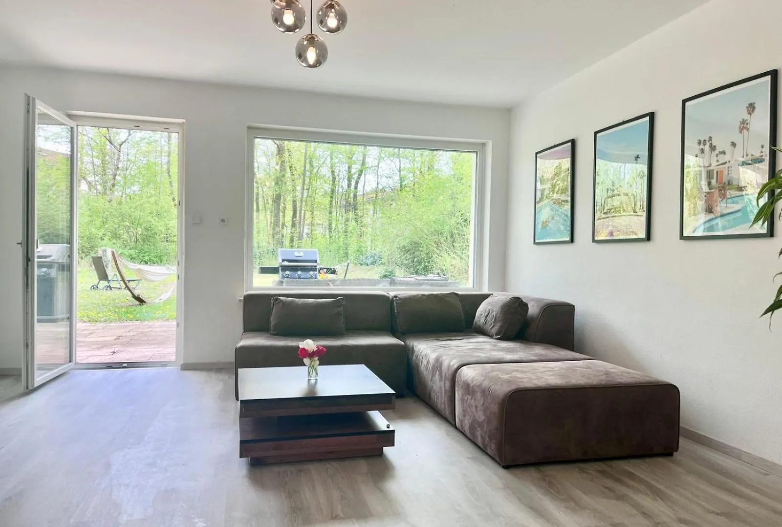 Large Munich House With 4 Bedrooms In A Quiet And Greened Villa Area Near Mnichov 0*,  Německo
