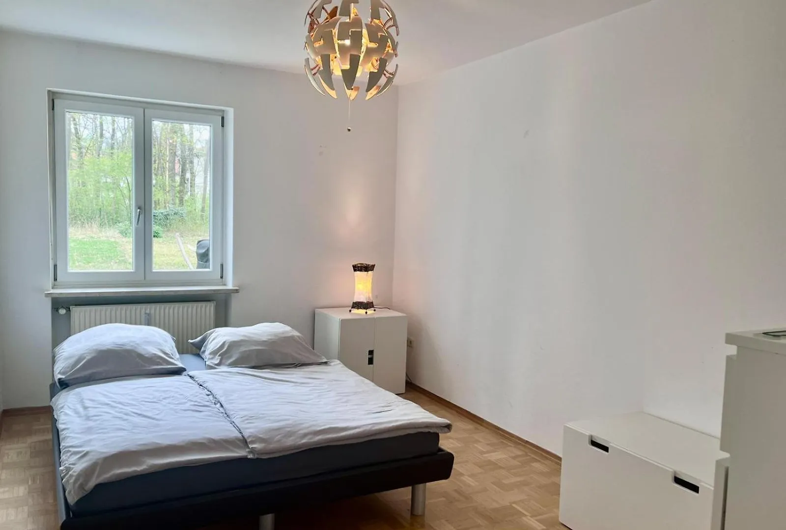 Large Munich House With 4 Bedrooms In A Quiet And Greened Villa Area Near Mnichov